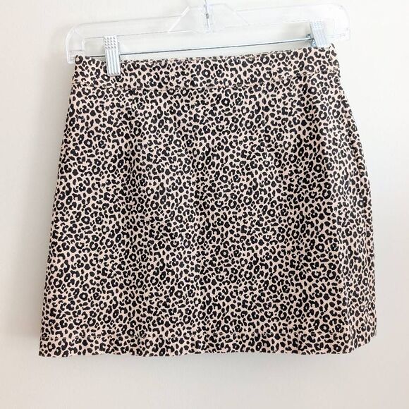 Forever 21 Button Front Leopard Print Mini Skirt - Picture 2 of 4